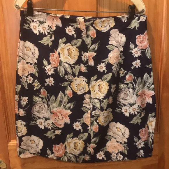 Anxiety Skirt - Picture 2 of 3